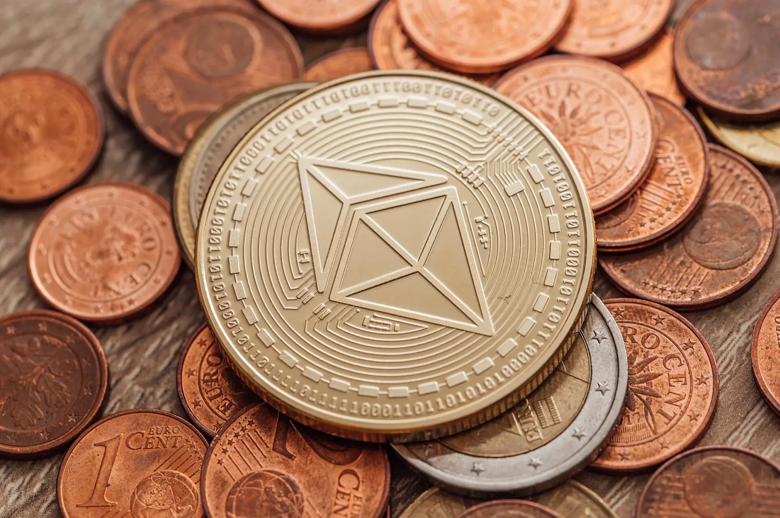 Bitcoin กับ Altcoin ต่างกันอย่างไร